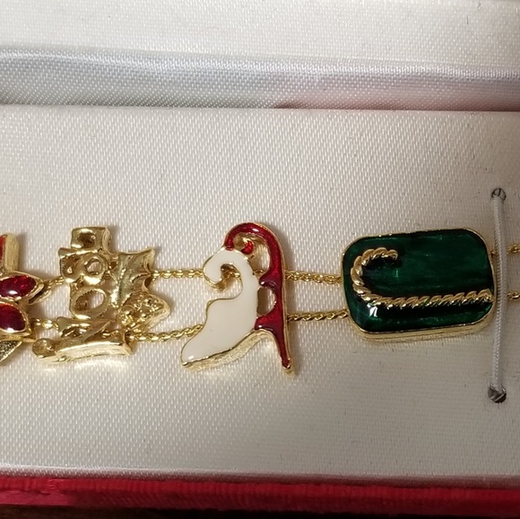 NWOT Holiday Charm Bracelet - Picture 4 of 5